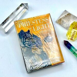 The Priestess Of Light Oracle Deck